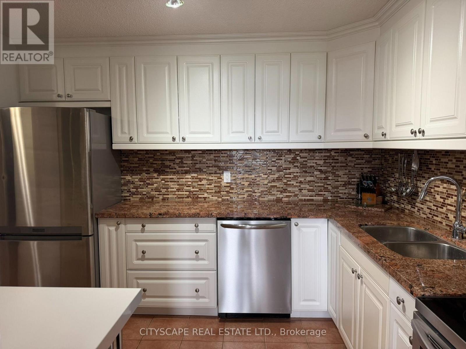 355 Rathburn Road East — photo 22