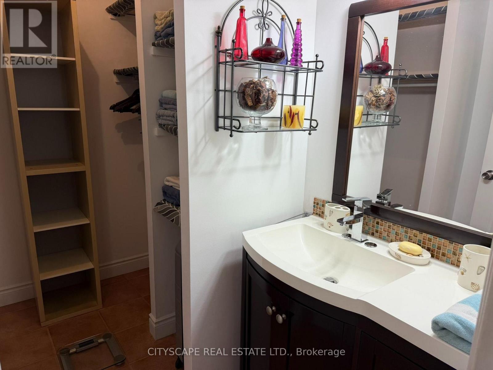 355 Rathburn Road East — photo 7