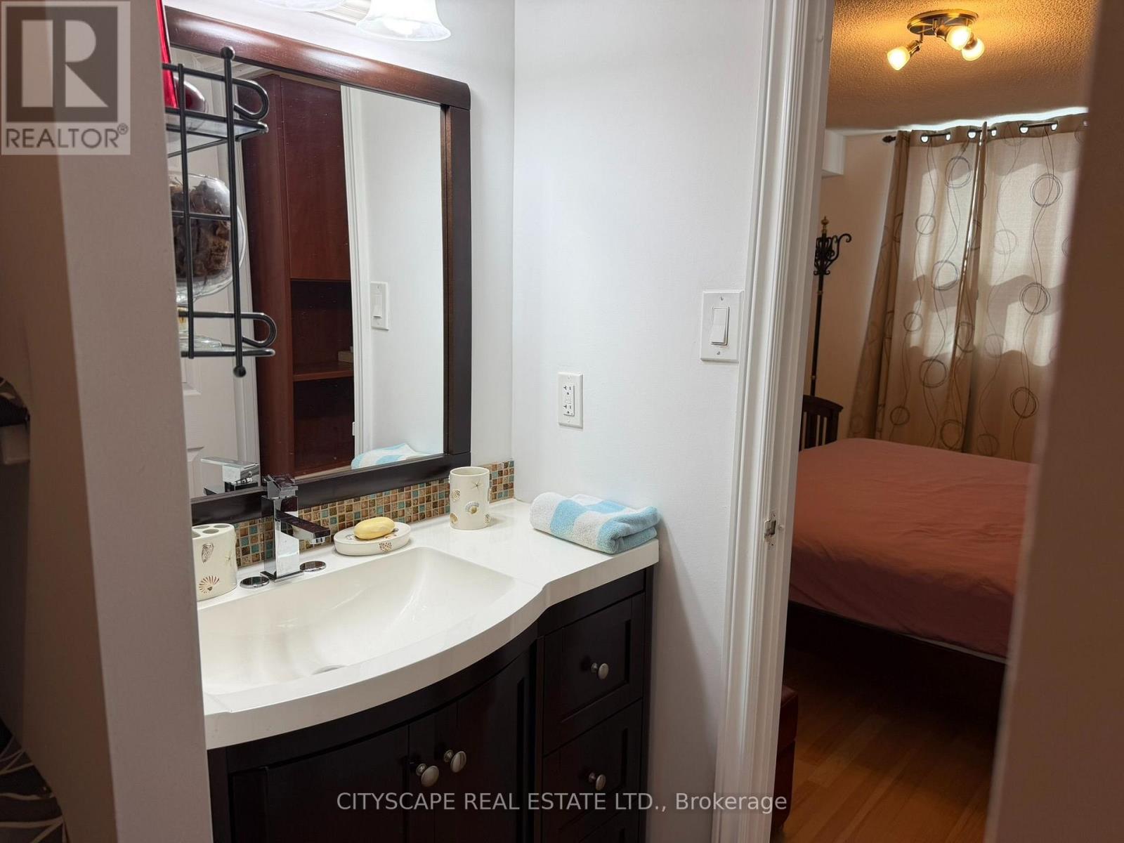 355 Rathburn Road East — photo 8