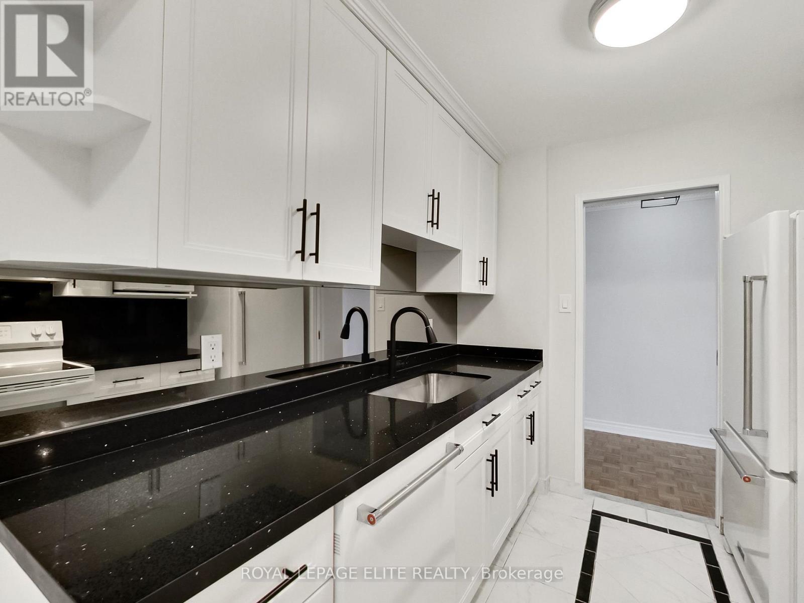 511 The West Mall Road — photo 36