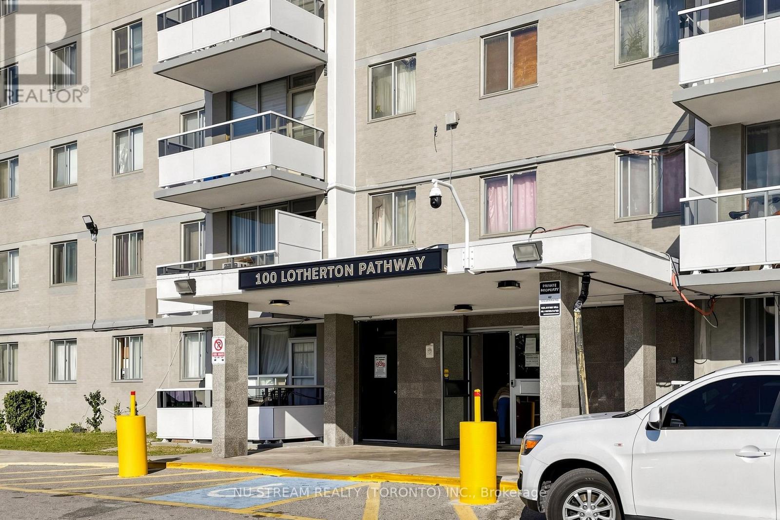 604- 100 Lotherton Pathway, Toronto, ON photo 2