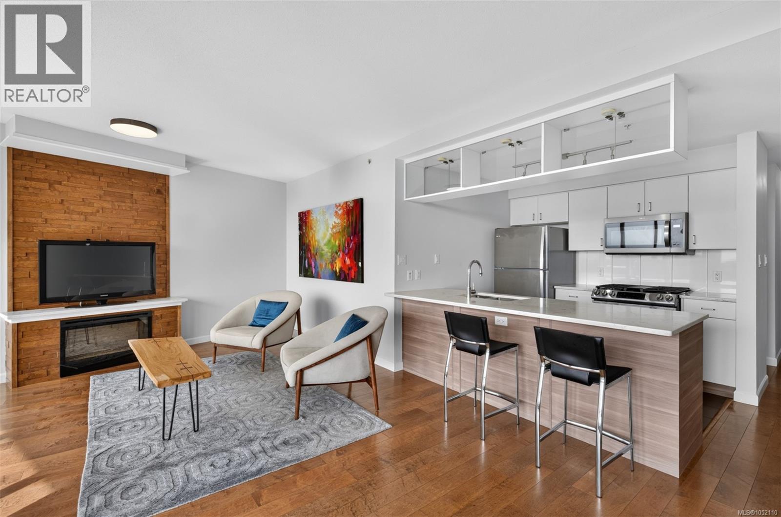 #805 160 Wilson St - 18