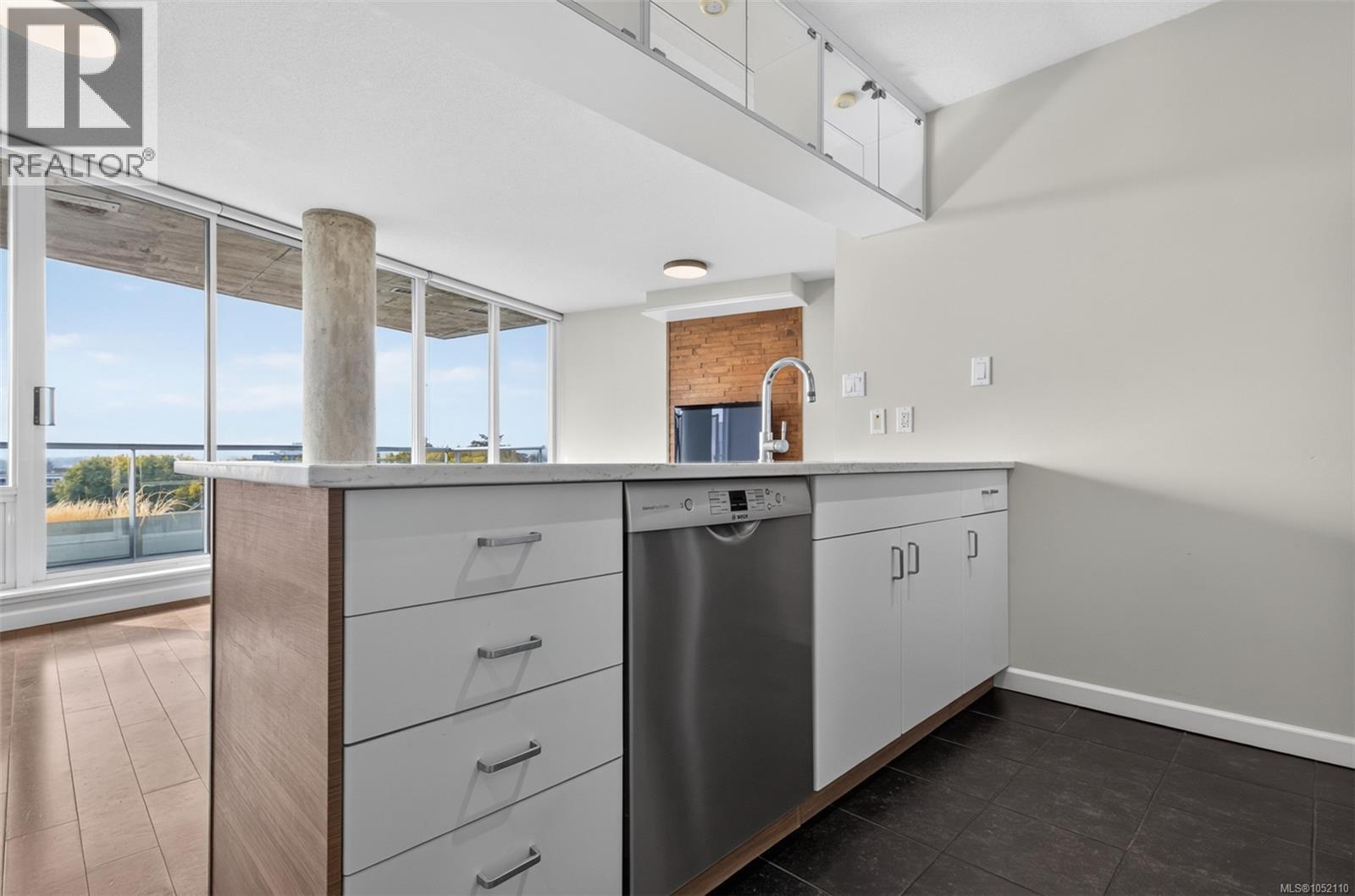 #805 160 Wilson St - 22