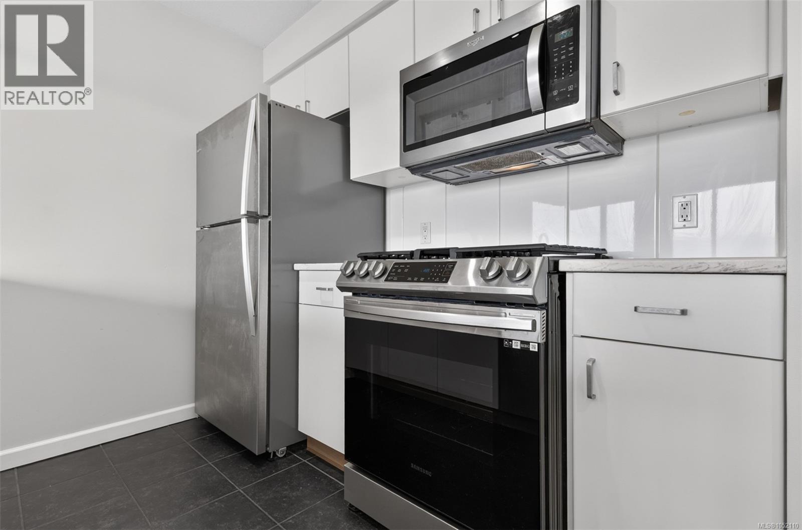 #805 160 Wilson St - 23