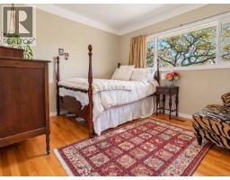 Entrance - 3524 Plymouth Rd, Oak Bay, BC V8P4X4 Photo 17