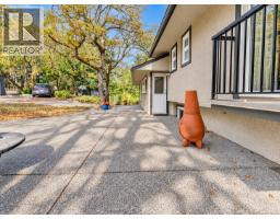 3524 Plymouth Rd, Oak Bay, BC V8P4X4 Photo 32