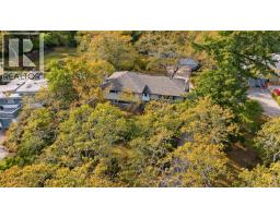 3524 Plymouth Rd, Oak Bay, BC V8P4X4 Photo 39