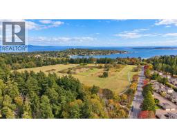 3524 Plymouth Rd, Oak Bay, BC V8P4X4 Photo 43