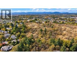 3524 Plymouth Rd, Oak Bay, BC V8P4X4 Photo 44