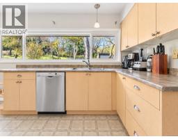 Family room - 3524 Plymouth Rd, Oak Bay, BC V8P4X4 Photo 8
