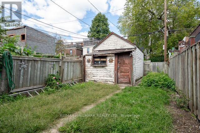 776 Gerrard Street East — photo 15