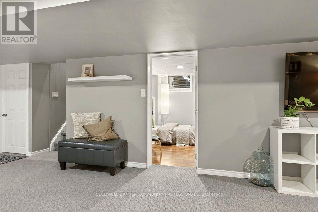 58 HATTON DRIVE - 34