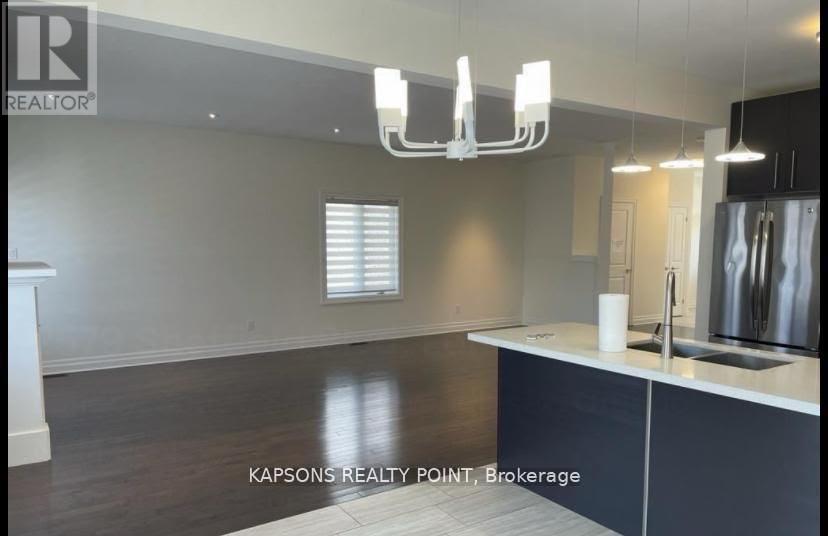 2579 Sheffield Boulevard — photo 13