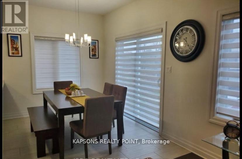 2579 Sheffield Boulevard — photo 8