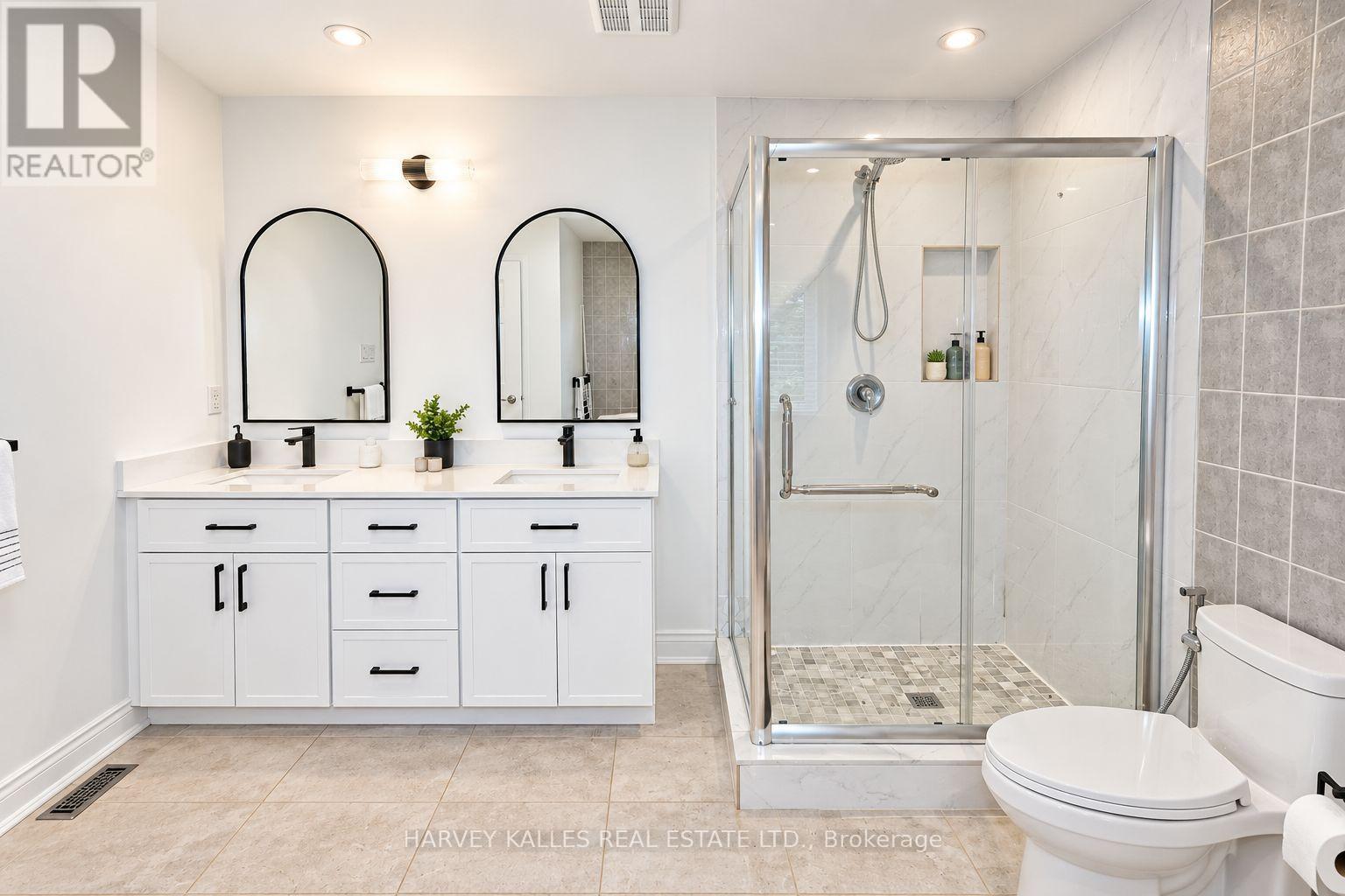 35 WATER GARDEN LANE - 18