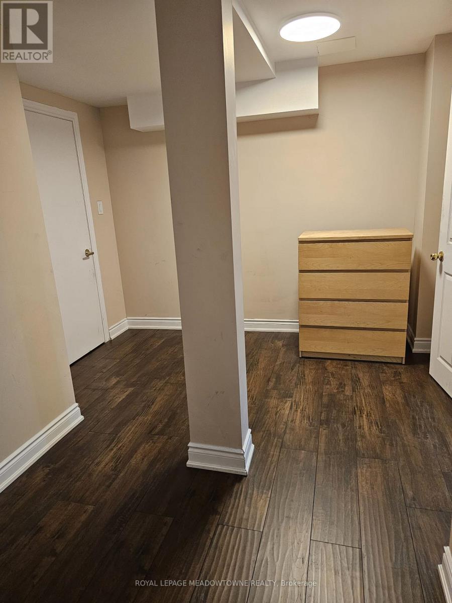 381 Baylis Court — photo 11