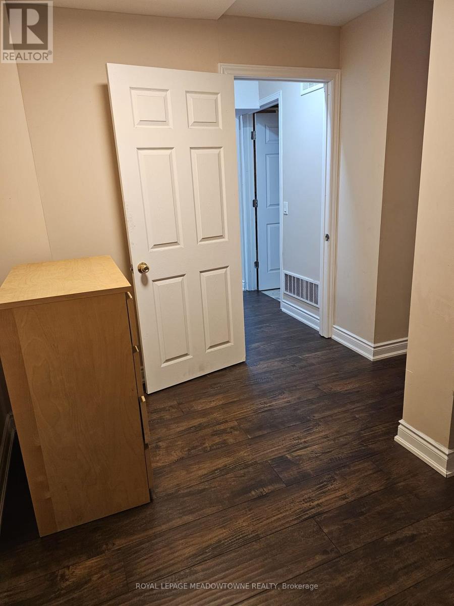 381 Baylis Court — photo 10