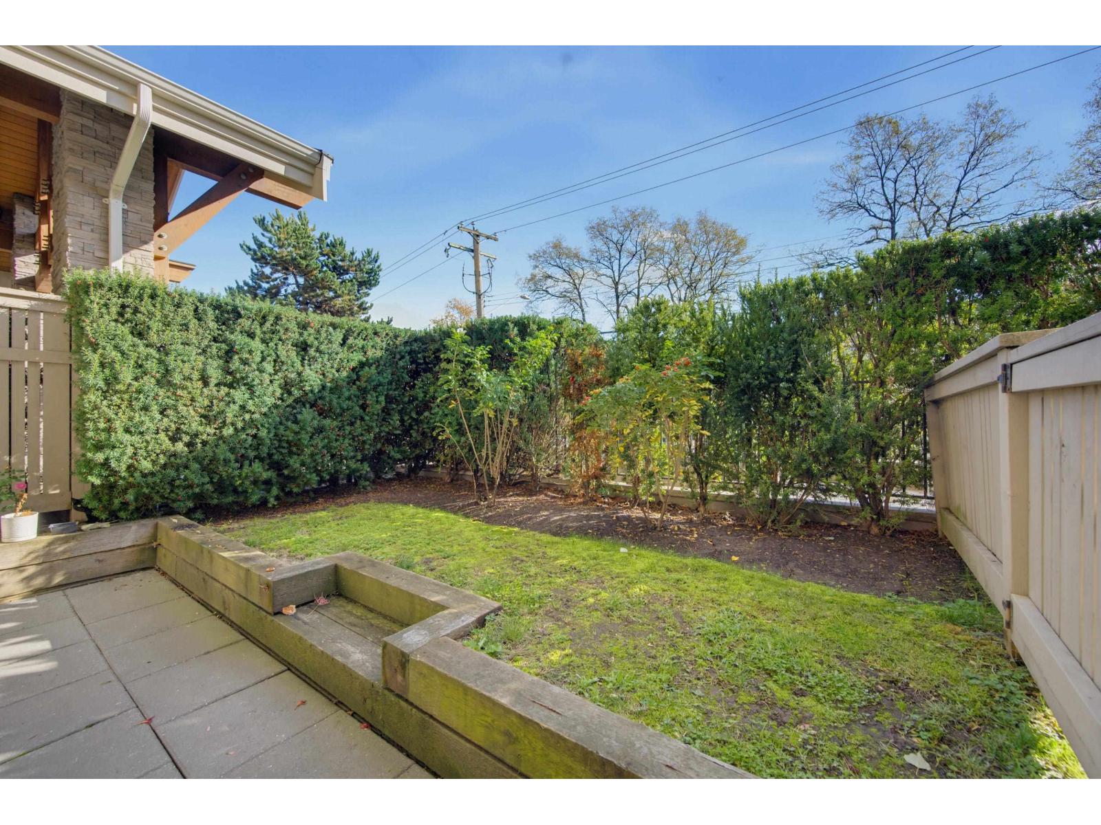 Photo of 101 21009 56 AVENUE 26