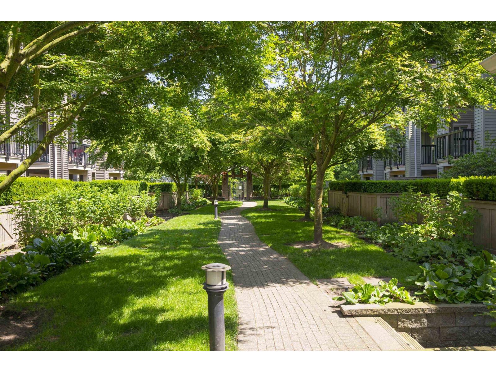 Photo of 101 21009 56 AVENUE 29