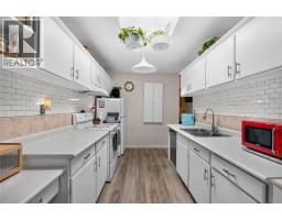 Full bathroom - 310 Yorkton Avenue Unit# 59, Penticton, BC V2A6Z8 Photo 6