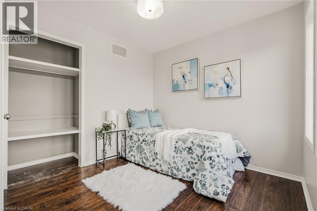54 Duncan Avenue — photo 12