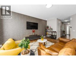 Living room - 20 Carringham Heights Nw, Calgary, AB T3P1V4 Photo 9