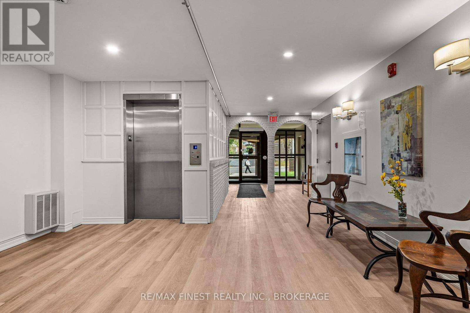 315 Regent Street — photo 10