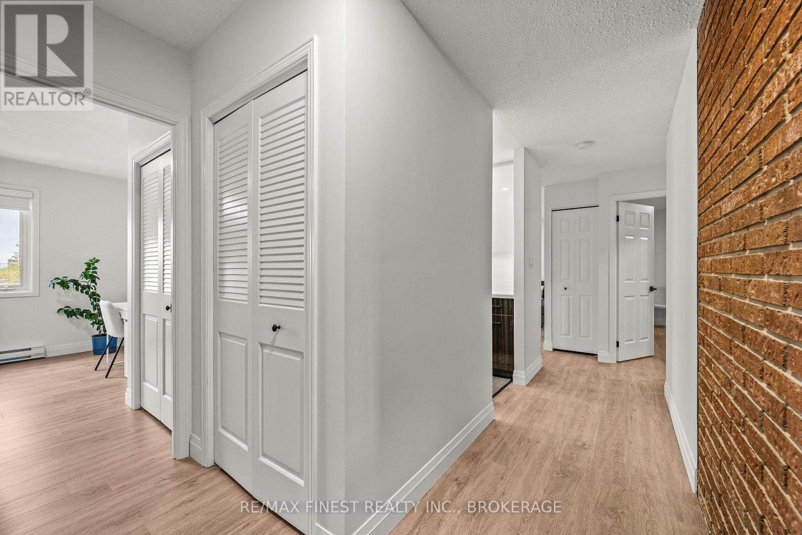 315 Regent Street — photo 13