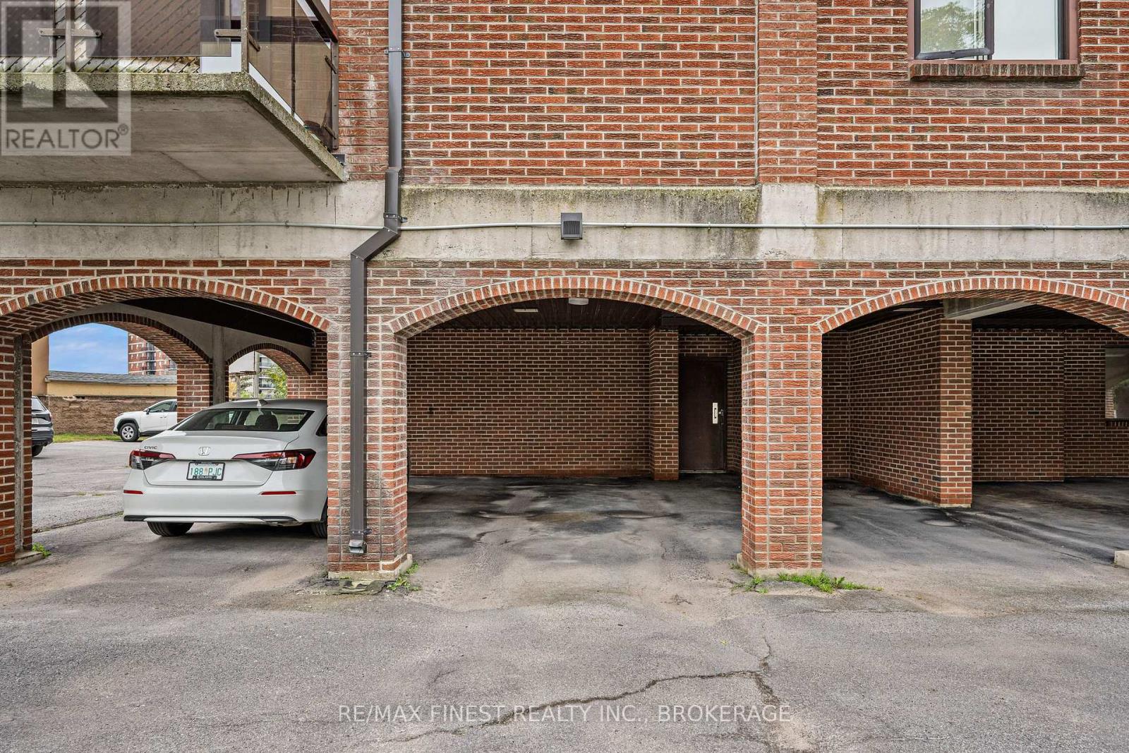 315 Regent Street — photo 8