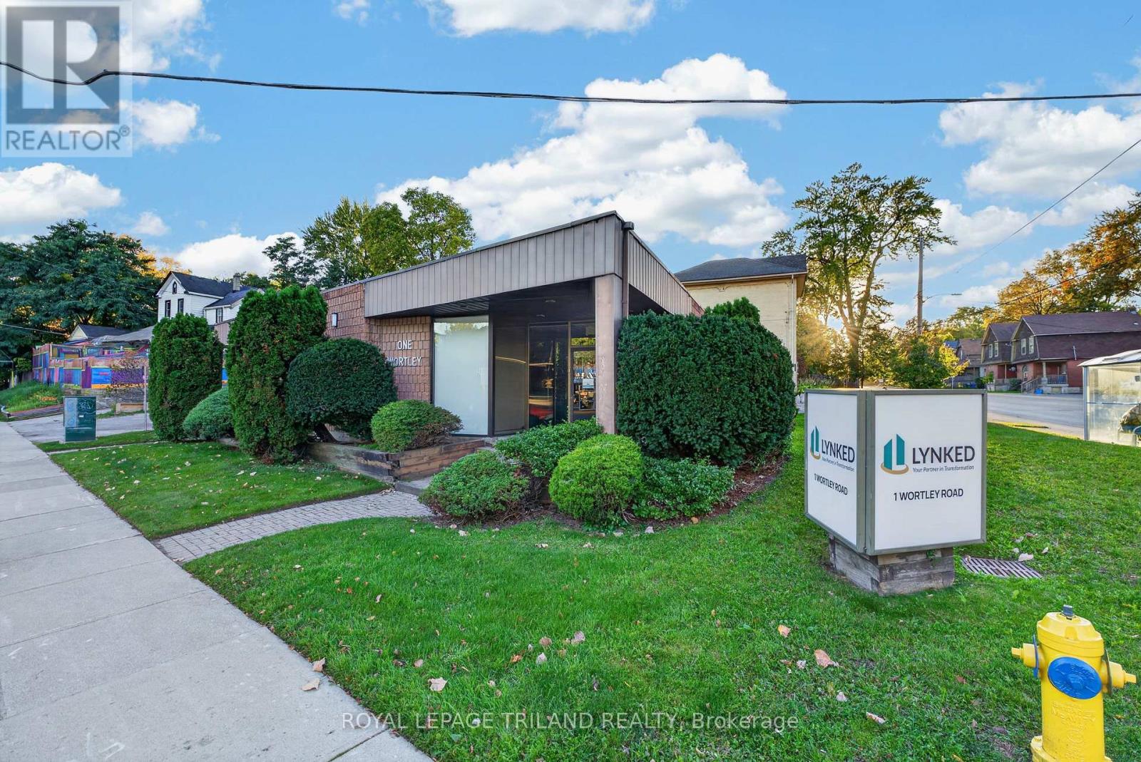 1 Wortley Road — photo 2