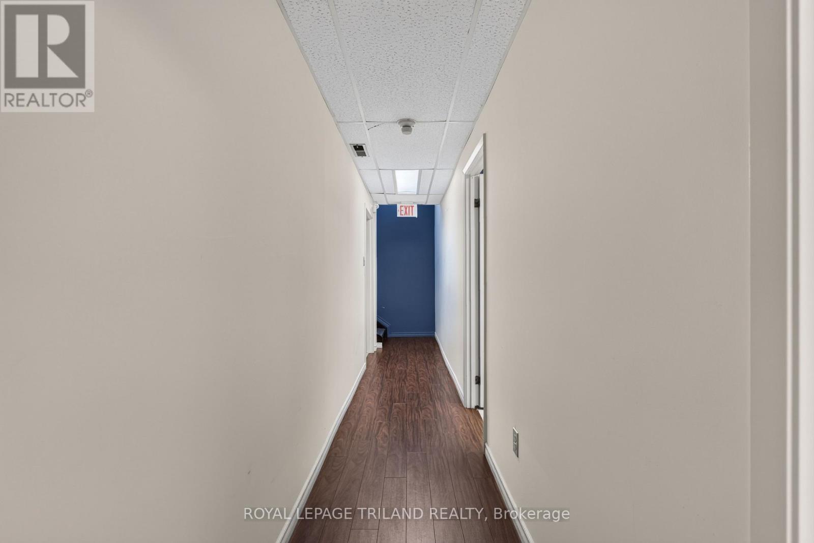 1 Wortley Road — photo 42