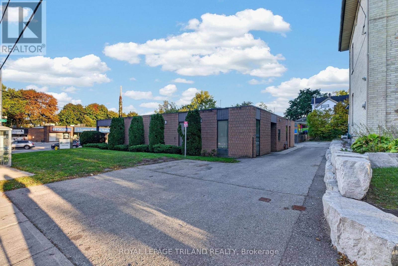 1 Wortley Road — photo 48