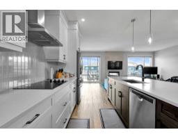 4pc Bathroom - 602 Creekstone Circle Sw, Calgary, AB T2X4Y4 Photo 10