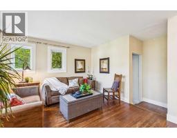 1212 18 Avenue NW - photo 15