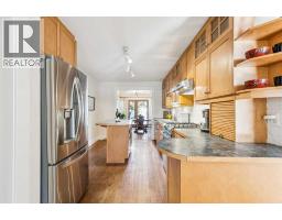1212 18 Avenue NW - photo 9