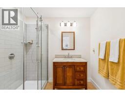 1212 18 Avenue NW - photo 20