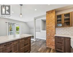 1212 18 Avenue NW - photo 31