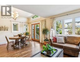 1212 18 Avenue NW - photo 17