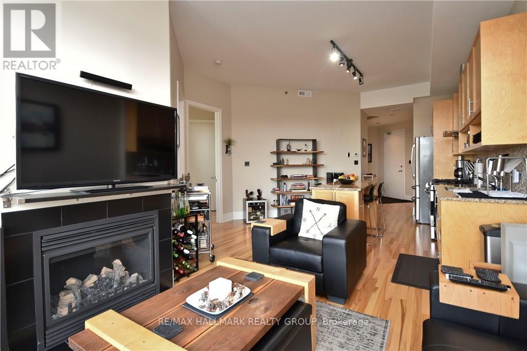 808 Bronson Avenue — photo 12