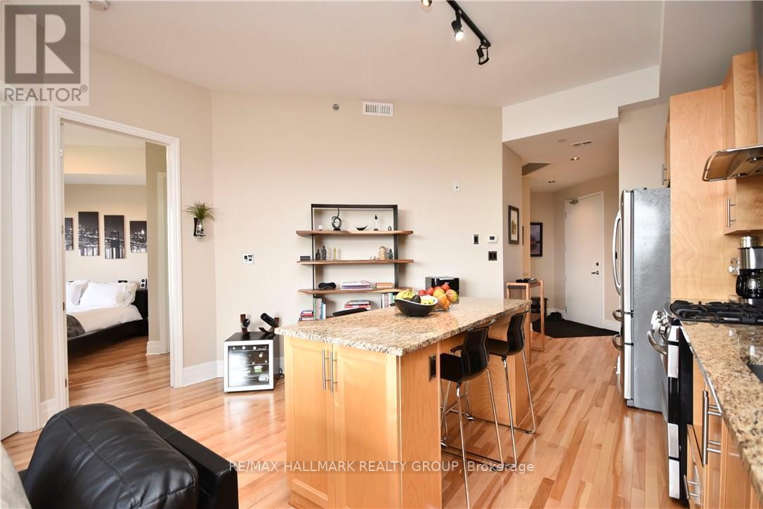 #408 808 BRONSON AVENUE - 6
