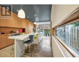 44 Russell Street, Toronto, ON M5S1B7 Photo 13