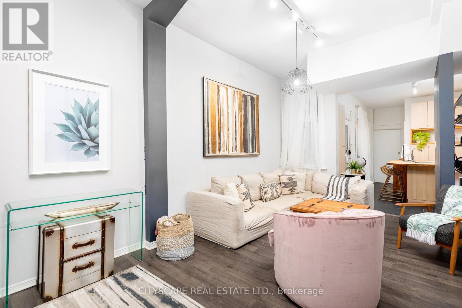 752 Richmond Street West — photo 3