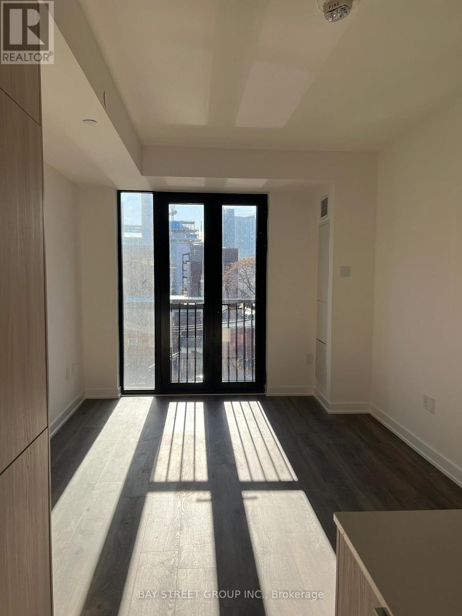 123 Portland Street — photo 16