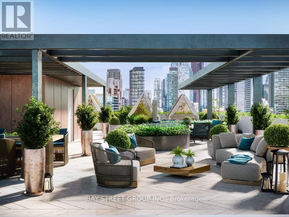123 Portland Street — photo 4