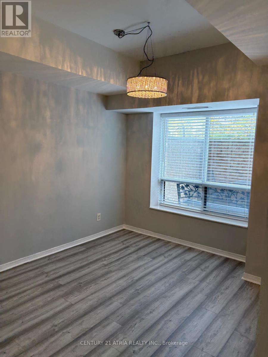 140 Bathurst Street — photo 4