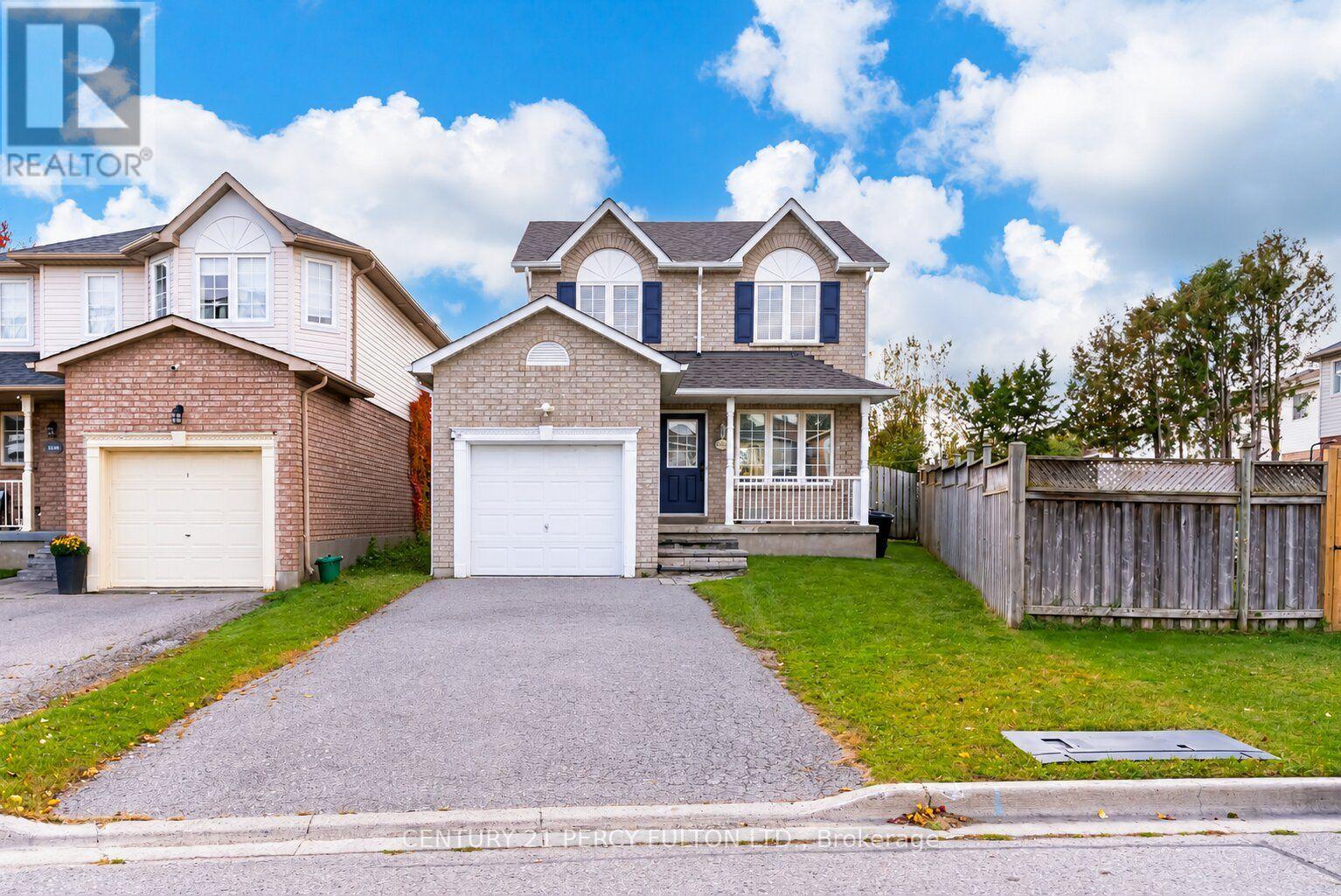 1842 DALHOUSIE CRESCENT - 1