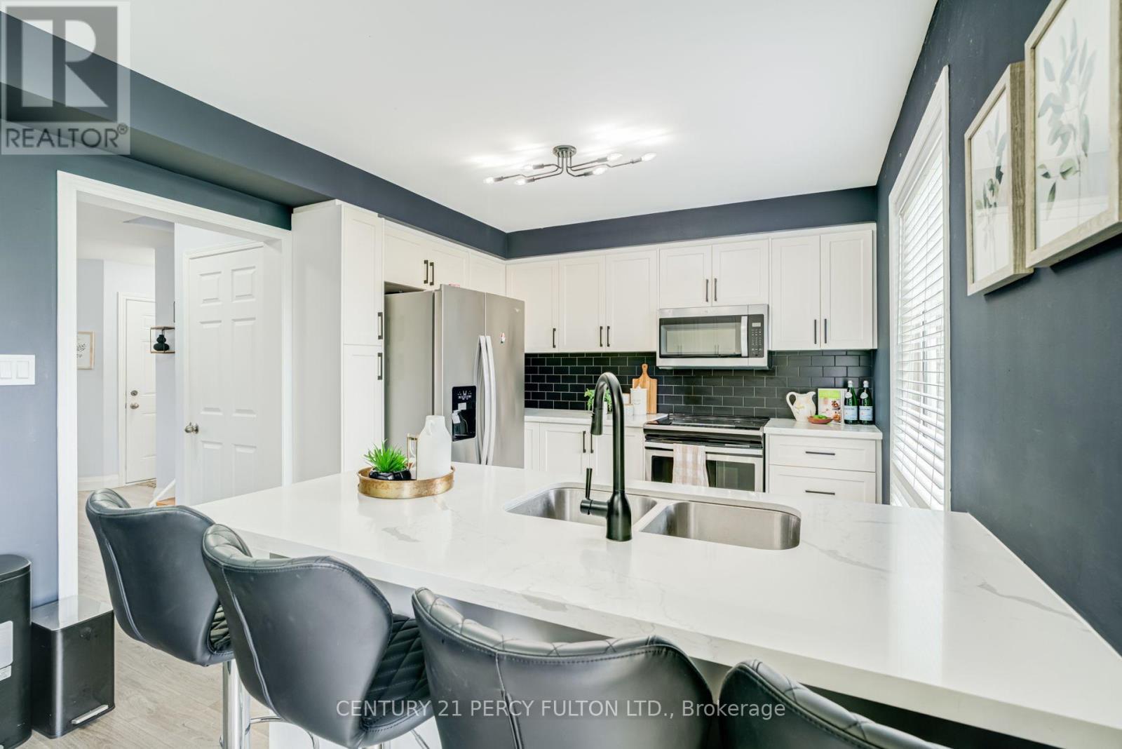 1842 DALHOUSIE CRESCENT - 12