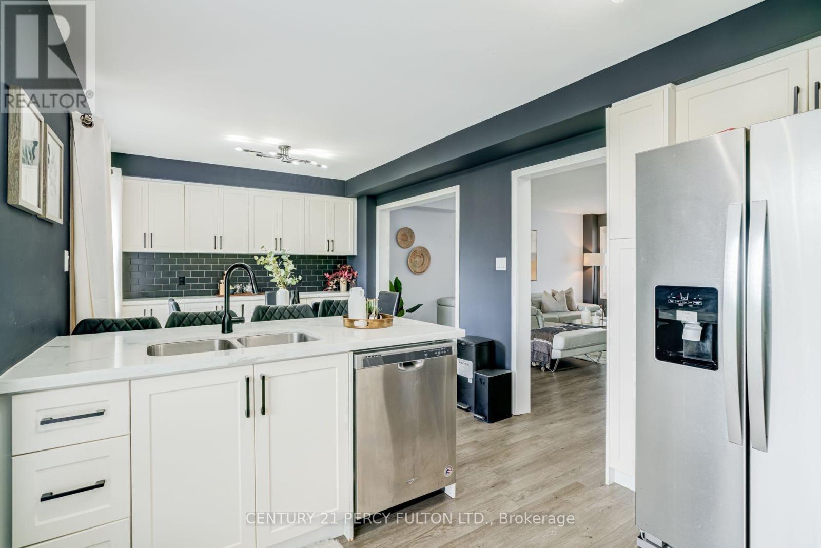 1842 DALHOUSIE CRESCENT - 14