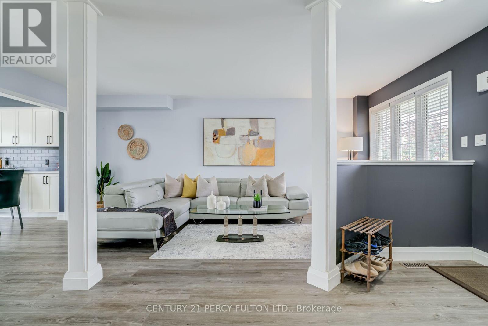 1842 DALHOUSIE CRESCENT - 2