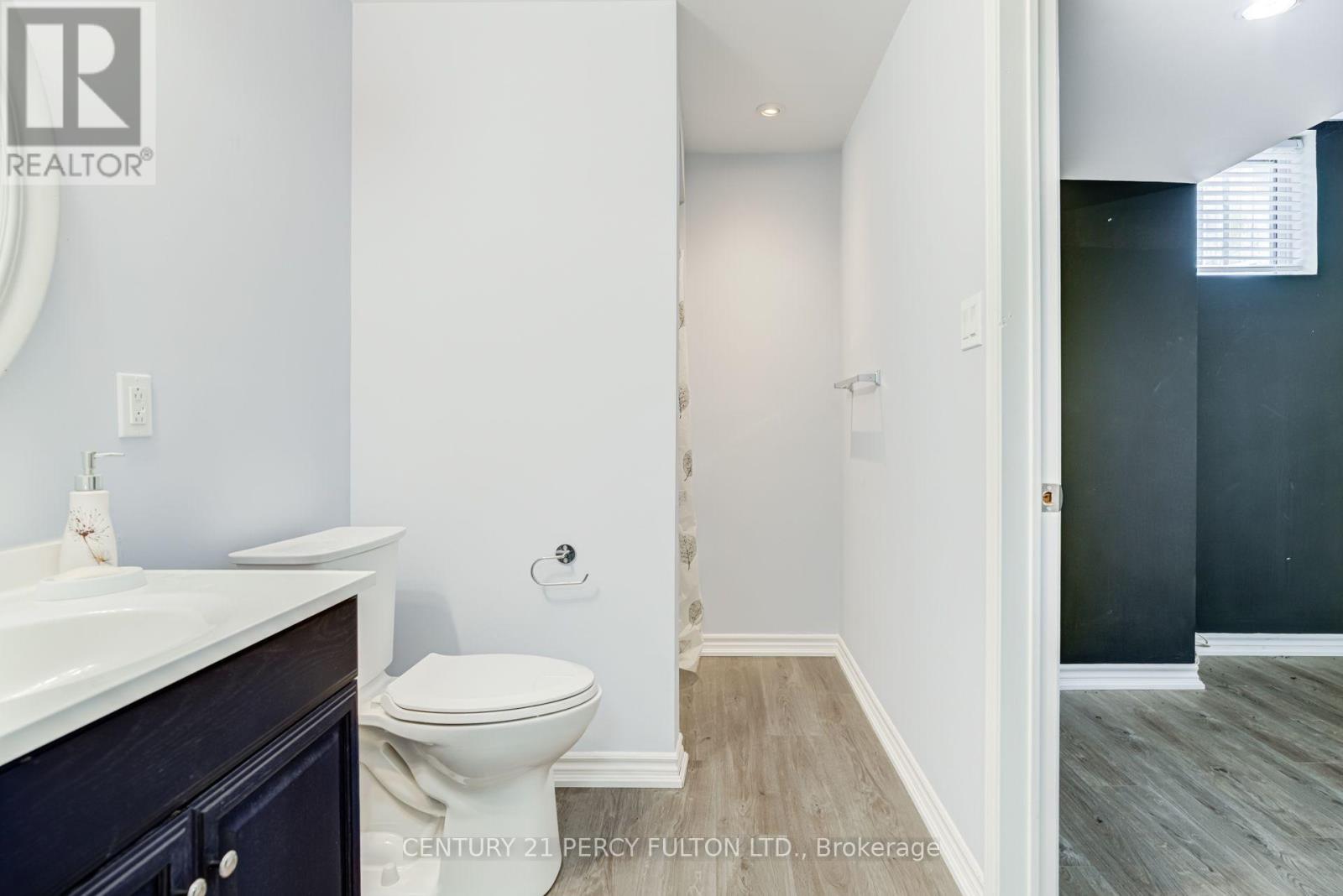 1842 DALHOUSIE CRESCENT - 38